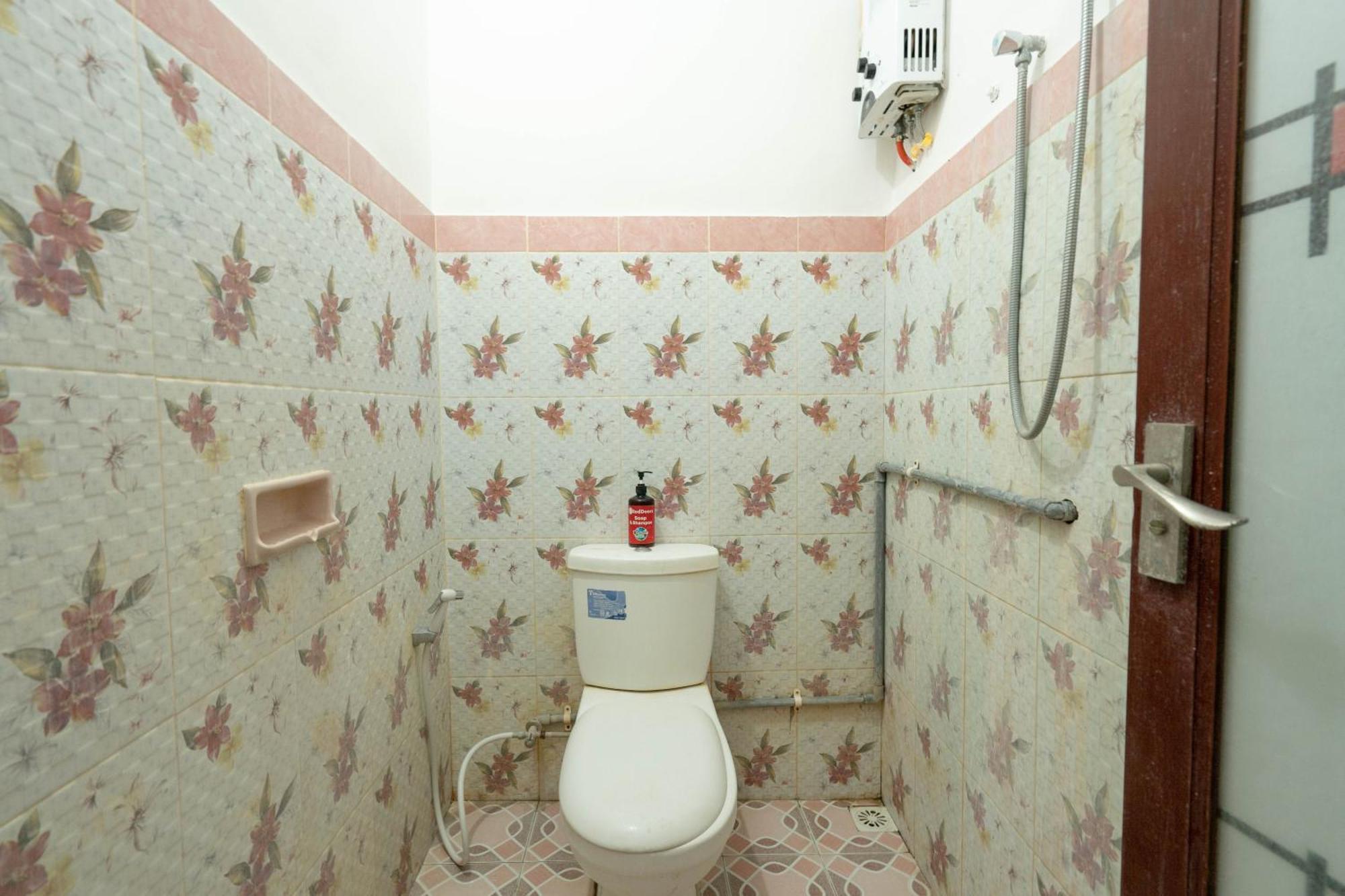 Reddoorz Near Buleleng Harbour 2 Ξενοδοχείο Singaraja Εξωτερικό φωτογραφία